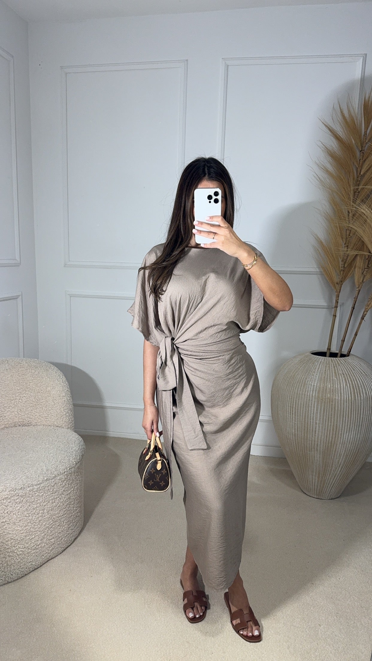 Robe BONOBO Taille S - Satin Taupe Et Tulle Noir - Portée Une Fois, Comme Neuve